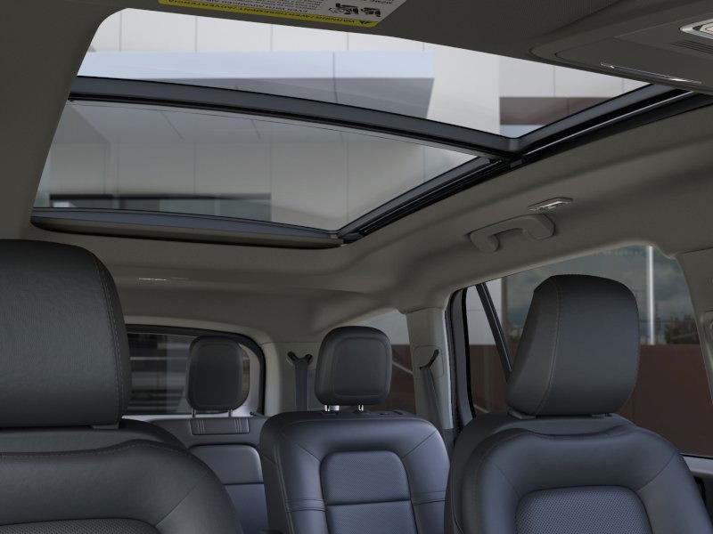 Lincoln Aviator Vehicle Full-screen Gallery Image 21