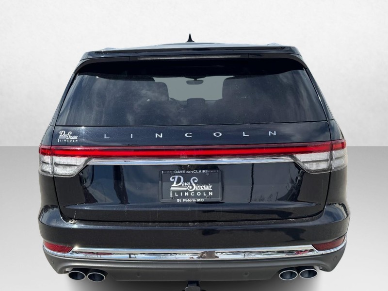 Lincoln Aviator Vehicle Full-screen Gallery Image 06