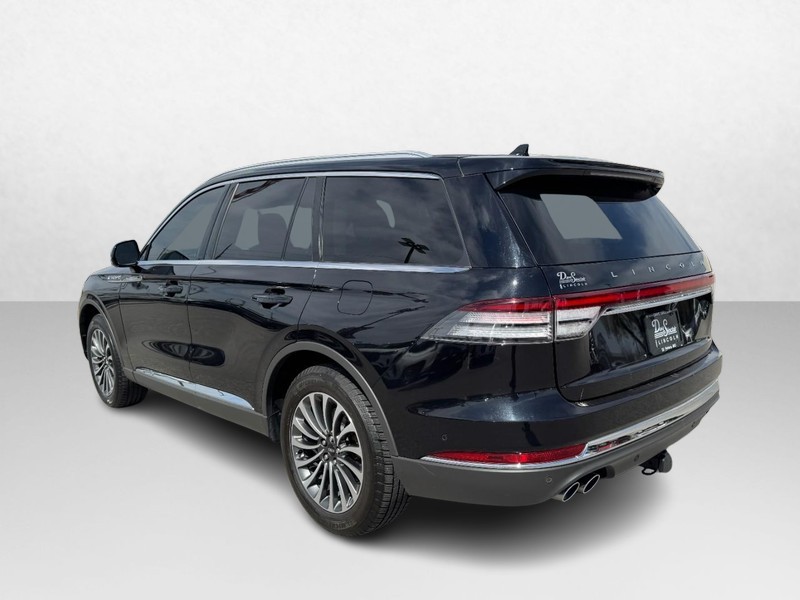 Lincoln Aviator Vehicle Full-screen Gallery Image 07