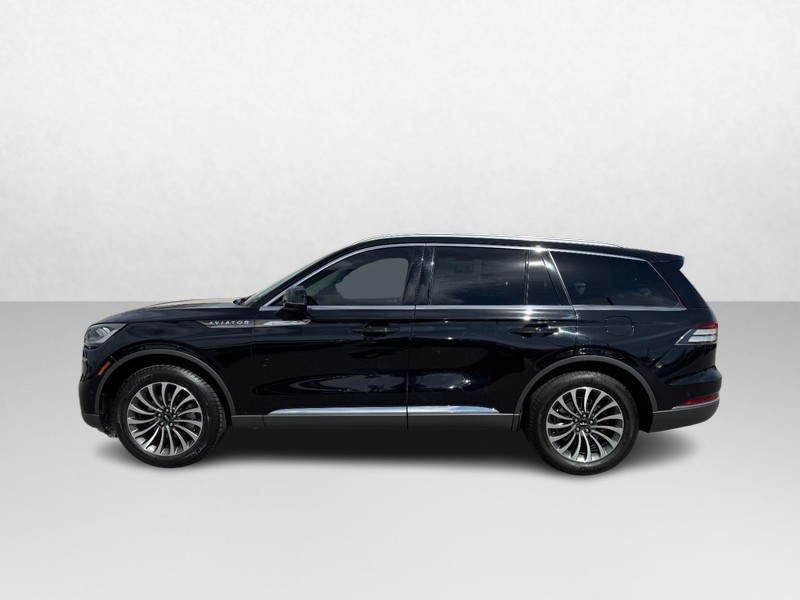 Lincoln Aviator Vehicle Full-screen Gallery Image 08