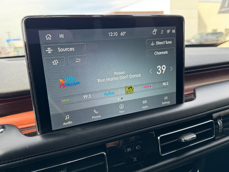 Lincoln Aviator Vehicle Full-screen Gallery Image 16