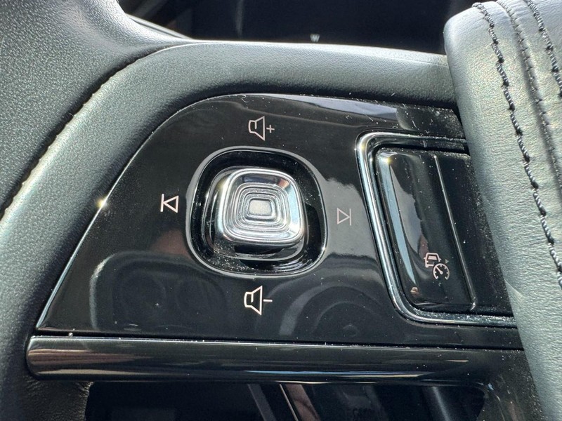 Lincoln Aviator Vehicle Full-screen Gallery Image 18