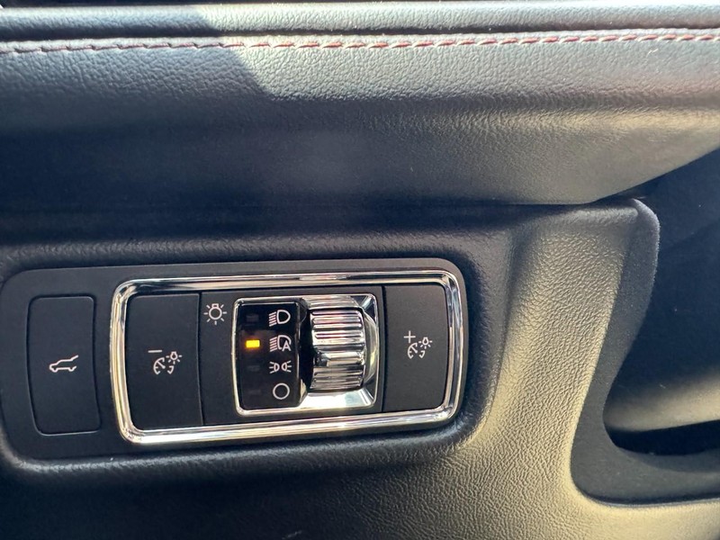 Lincoln Aviator Vehicle Full-screen Gallery Image 22