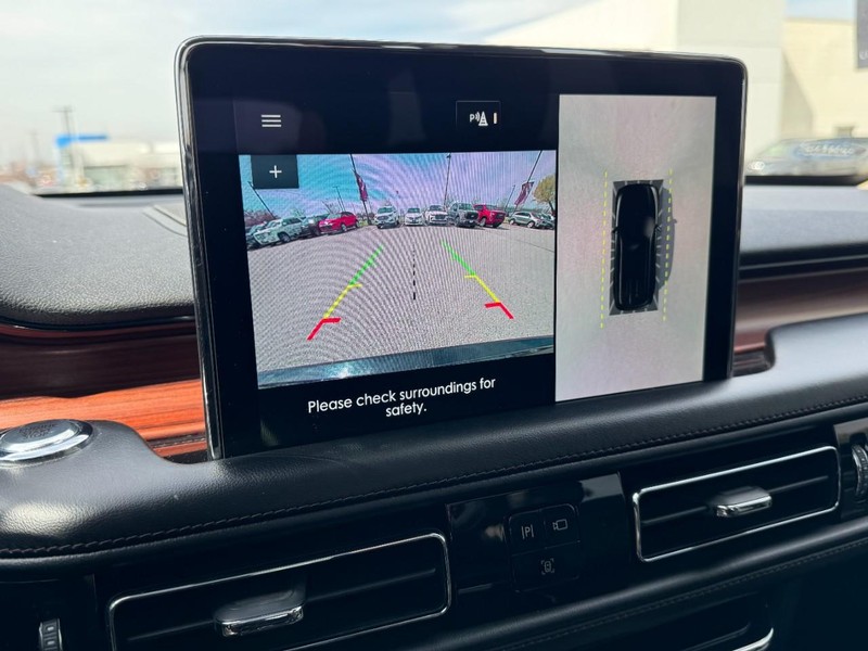 Lincoln Aviator Vehicle Full-screen Gallery Image 24