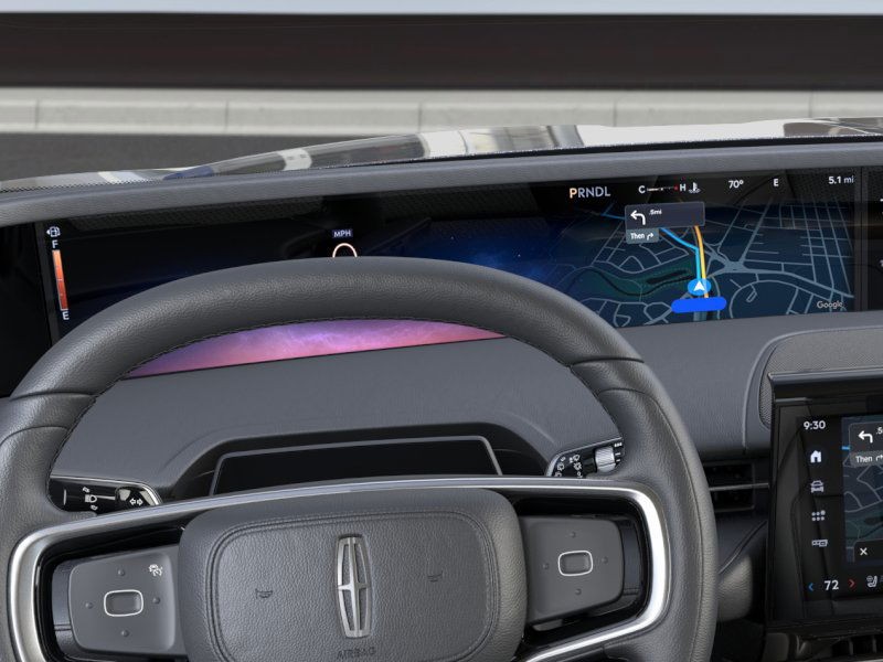 Lincoln Nautilus Vehicle Full-screen Gallery Image 13