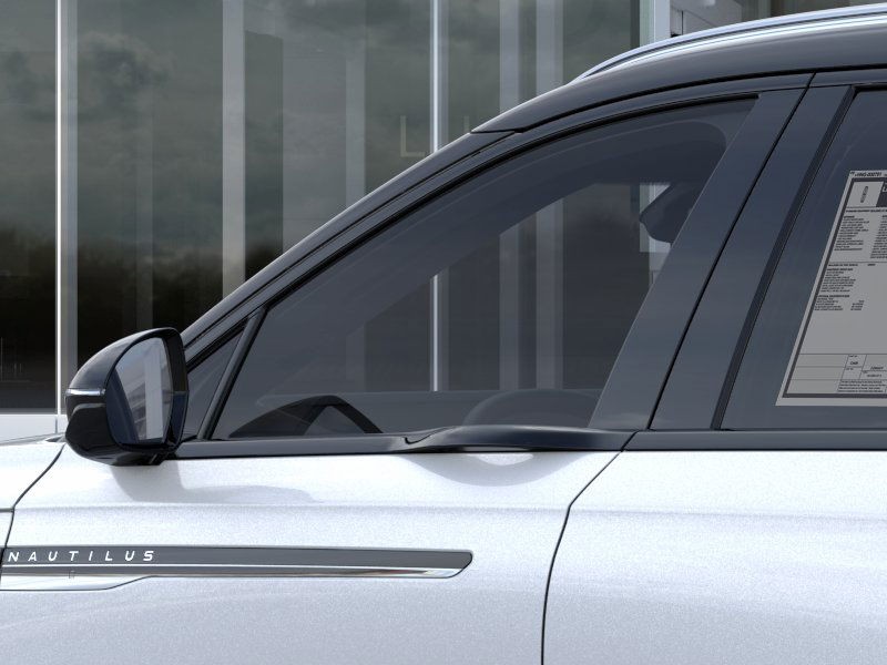 Lincoln Nautilus Vehicle Full-screen Gallery Image 20