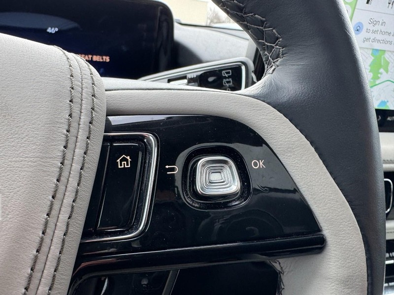 Lincoln Aviator Vehicle Full-screen Gallery Image 19