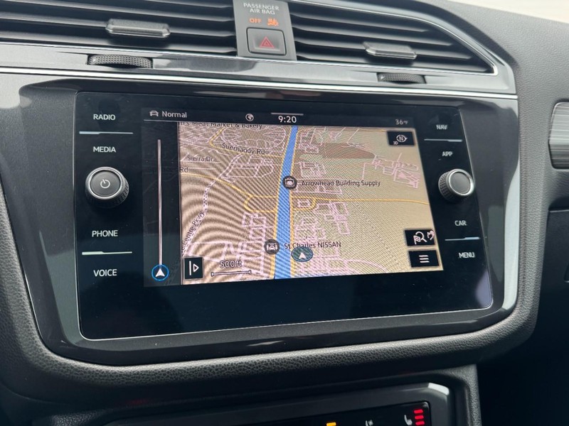 Volkswagen Tiguan Vehicle Full-screen Gallery Image 23