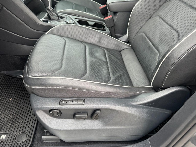 Volkswagen Tiguan Vehicle Full-screen Gallery Image 26