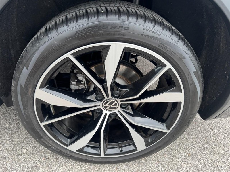 Volkswagen Tiguan Vehicle Full-screen Gallery Image 27