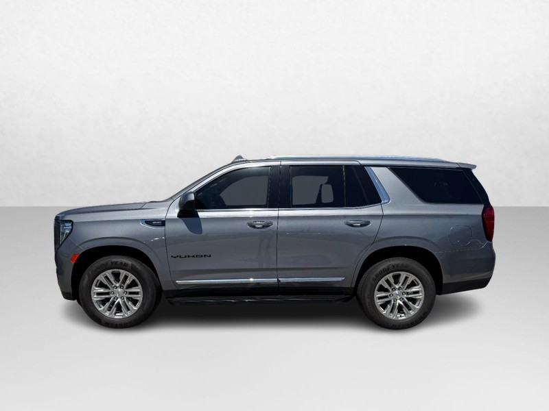 GMC Yukon Vehicle Full-screen Gallery Image 08
