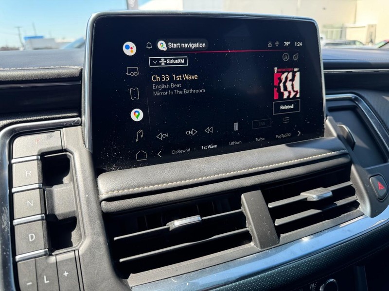 GMC Yukon Vehicle Full-screen Gallery Image 16