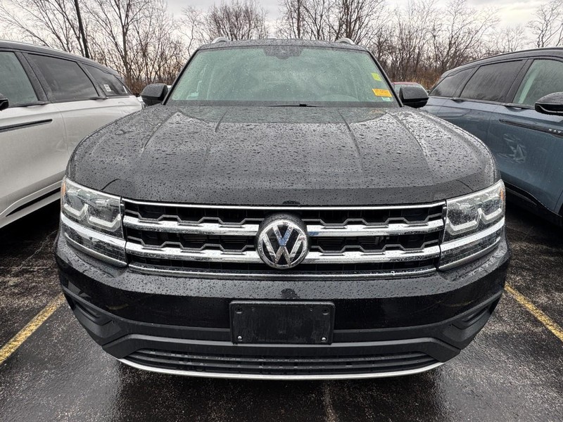 Volkswagen Atlas Vehicle Full-screen Gallery Image 02