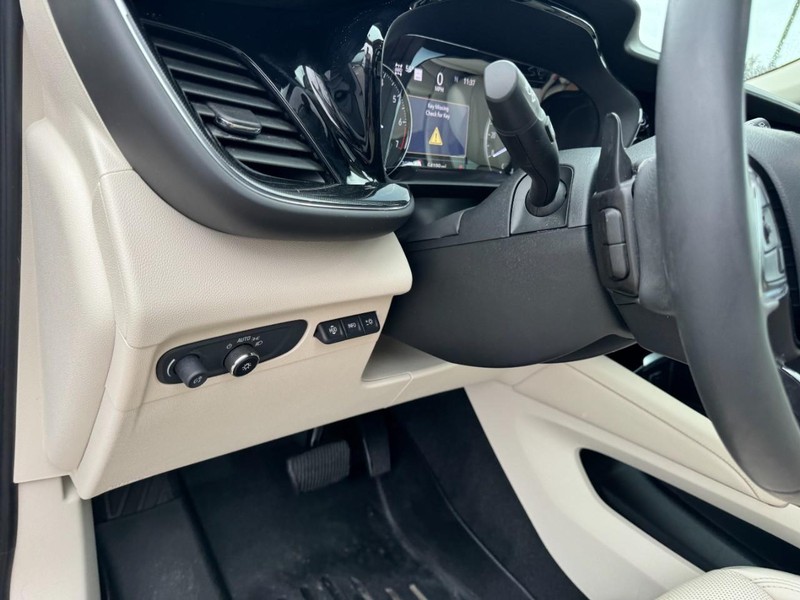 Buick Envision Vehicle Full-screen Gallery Image 14