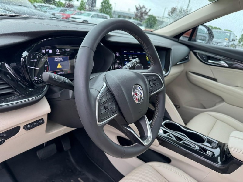 Buick Envision Vehicle Full-screen Gallery Image 15