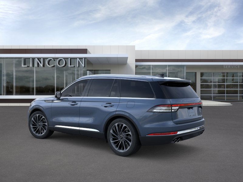 Lincoln Aviator Vehicle Full-screen Gallery Image 04