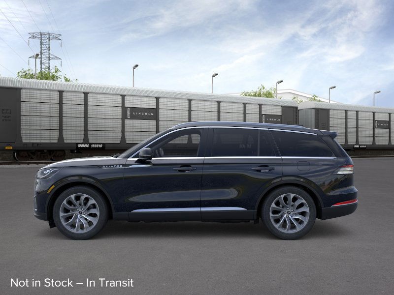 Lincoln Aviator Vehicle Full-screen Gallery Image 03