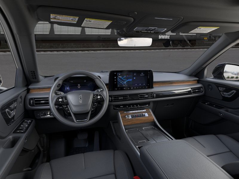 Lincoln Aviator Vehicle Full-screen Gallery Image 09