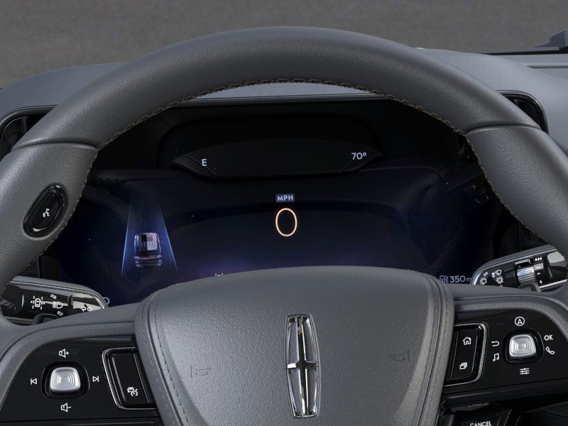 Lincoln Aviator Vehicle Full-screen Gallery Image 13