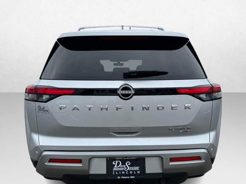 Nissan Pathfinder Vehicle Full-screen Gallery Image 06