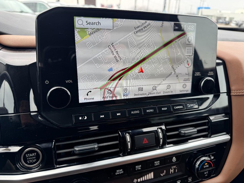 Nissan Pathfinder Vehicle Full-screen Gallery Image 23