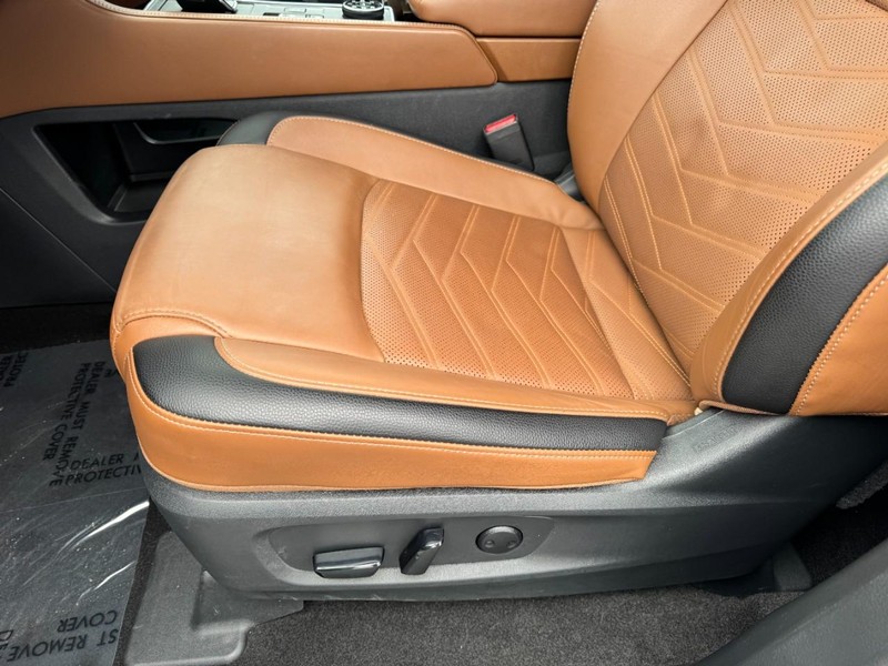 Nissan Pathfinder Vehicle Full-screen Gallery Image 26