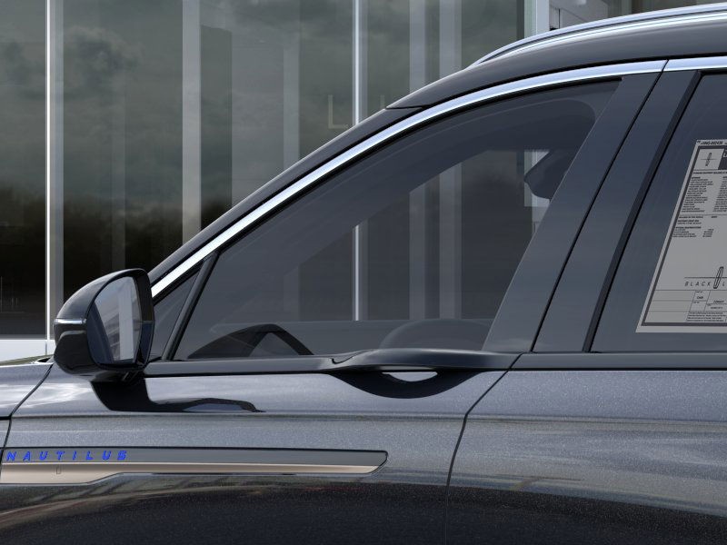 Lincoln Nautilus Vehicle Full-screen Gallery Image 20