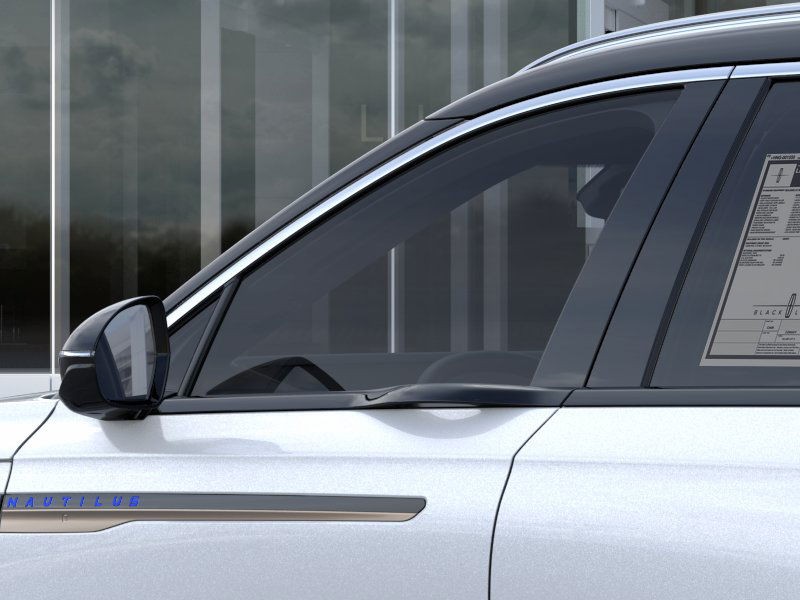 Lincoln Nautilus Vehicle Full-screen Gallery Image 20