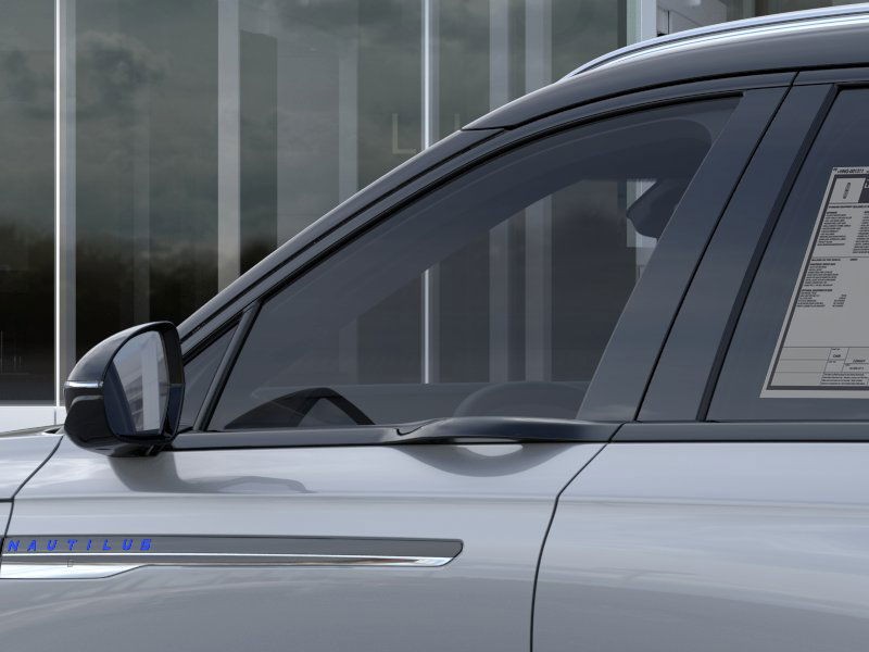 Lincoln Nautilus Vehicle Full-screen Gallery Image 20
