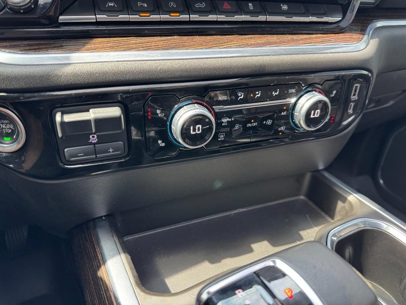 GMC Sierra 1500 Vehicle Full-screen Gallery Image 17
