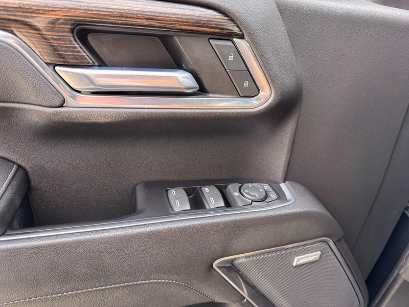 GMC Sierra 1500 Vehicle Full-screen Gallery Image 25