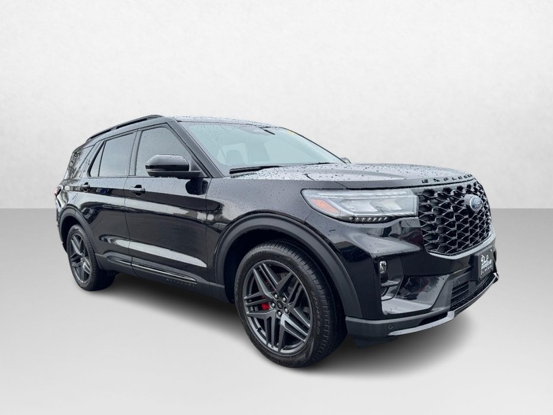 Ford Explorer Vehicle Full-screen Gallery Image 03