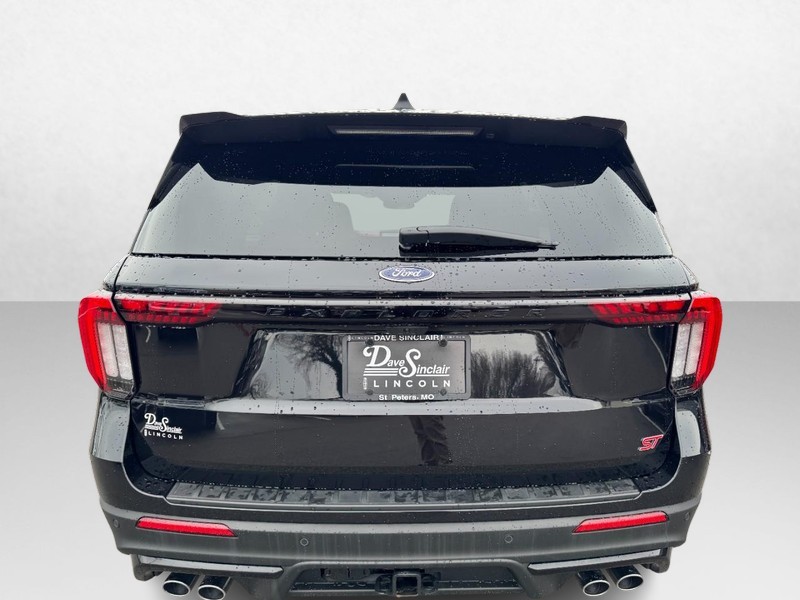 Ford Explorer Vehicle Full-screen Gallery Image 06