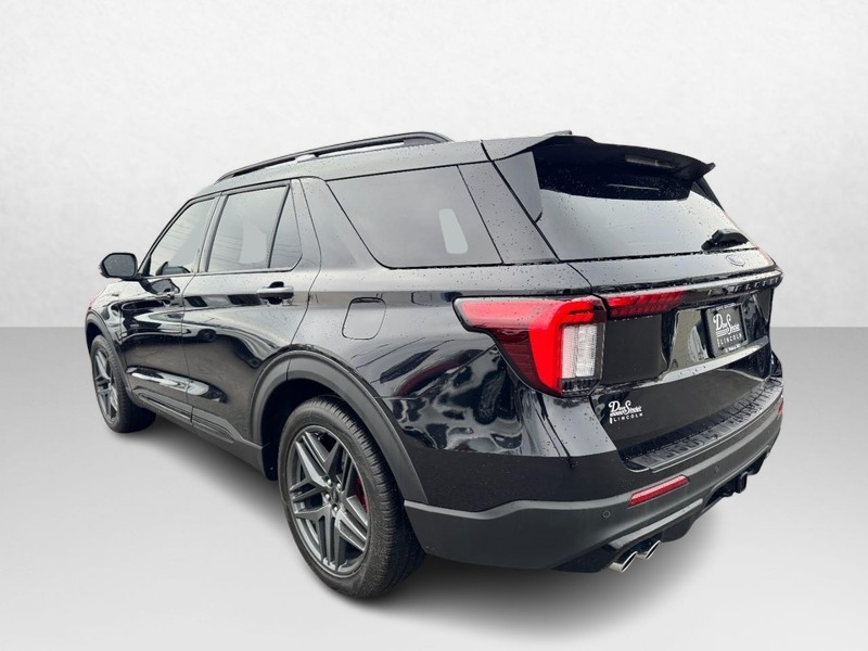 Ford Explorer Vehicle Full-screen Gallery Image 07