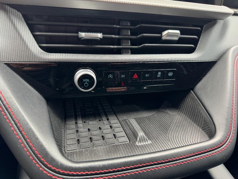 Ford Explorer Vehicle Full-screen Gallery Image 19