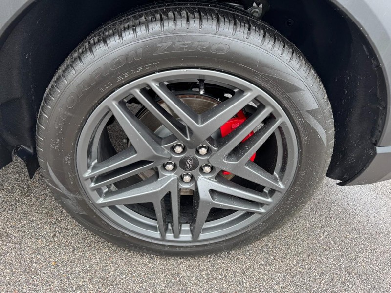 Ford Explorer Vehicle Full-screen Gallery Image 27