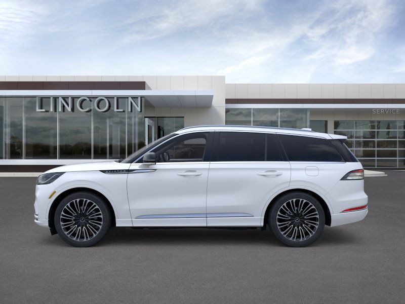 Lincoln Aviator Vehicle Full-screen Gallery Image 03