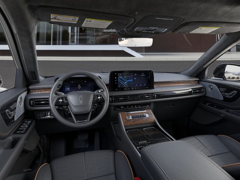 Lincoln Aviator Vehicle Full-screen Gallery Image 09