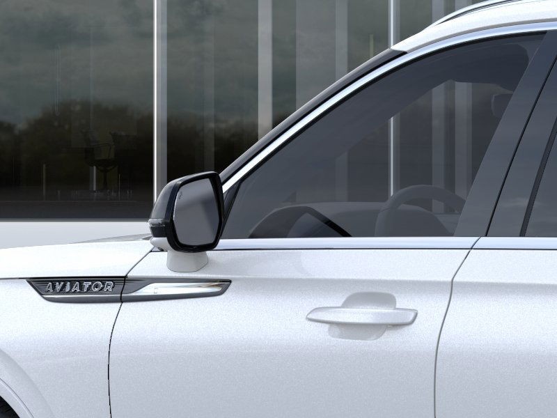 Lincoln Aviator Vehicle Full-screen Gallery Image 20