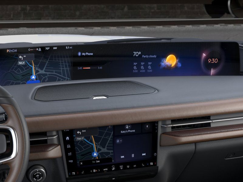 Lincoln Navigator Vehicle Full-screen Gallery Image 14