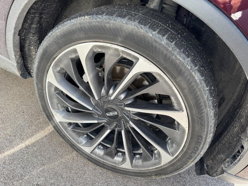 Lincoln Aviator Vehicle Full-screen Gallery Image 04