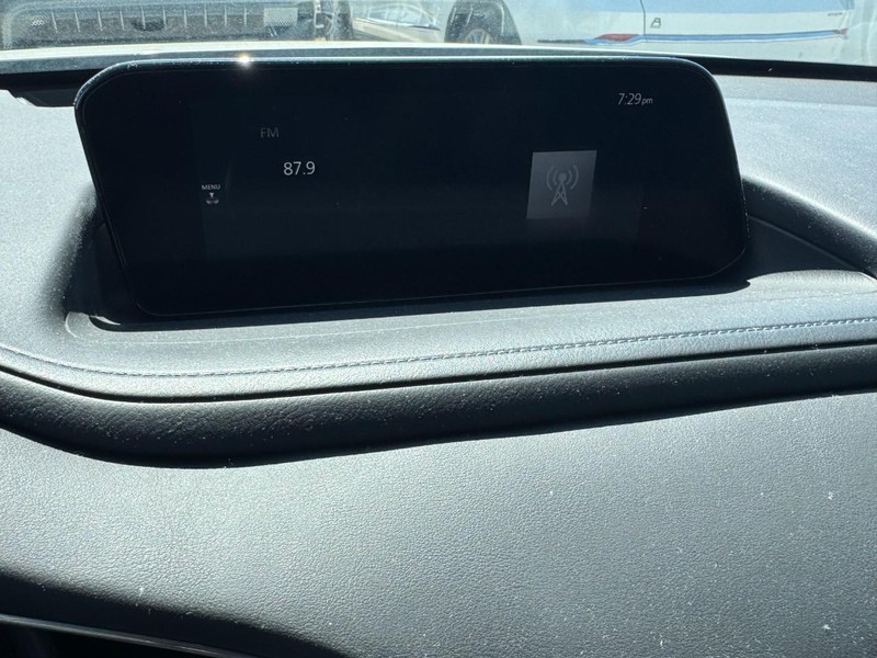 Mazda CX-30 Vehicle Full-screen Gallery Image 16