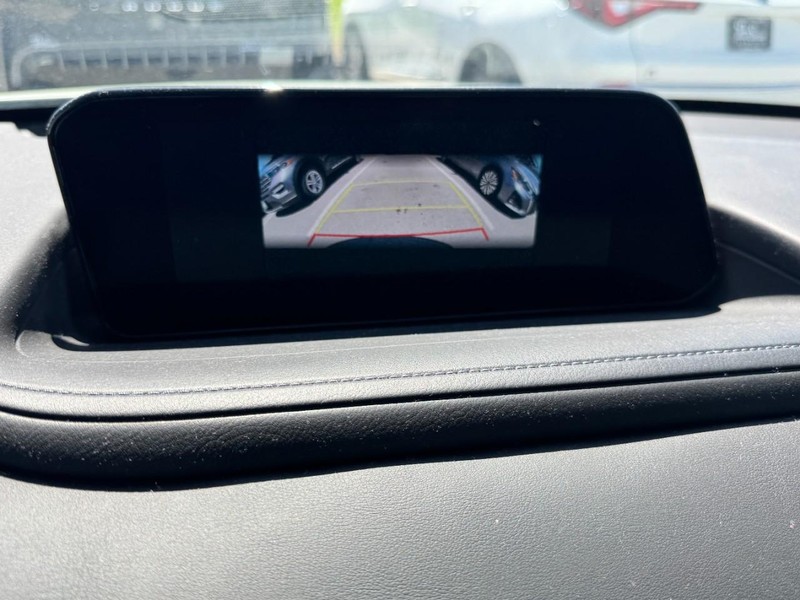 Mazda CX-30 Vehicle Full-screen Gallery Image 24