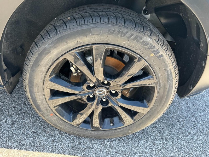 Mazda CX-30 Vehicle Full-screen Gallery Image 27