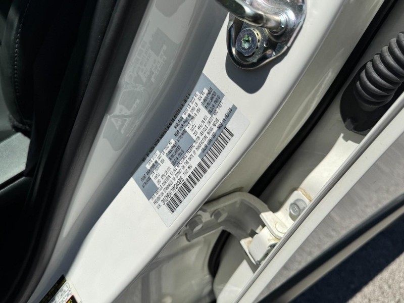 Mazda CX-30 Vehicle Full-screen Gallery Image 28