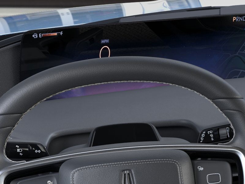 Lincoln Navigator Vehicle Full-screen Gallery Image 13