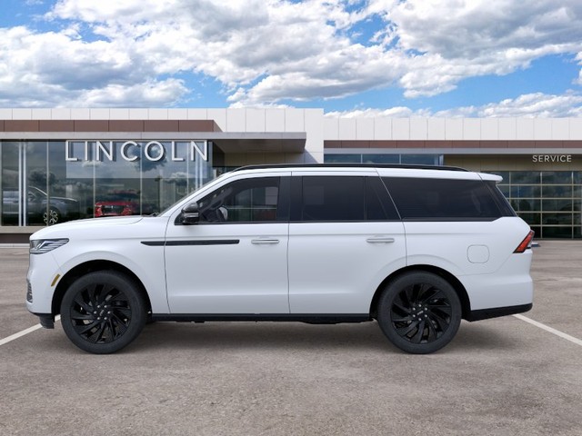 2026 Lincoln Navigator Reserve thumbnail image 03