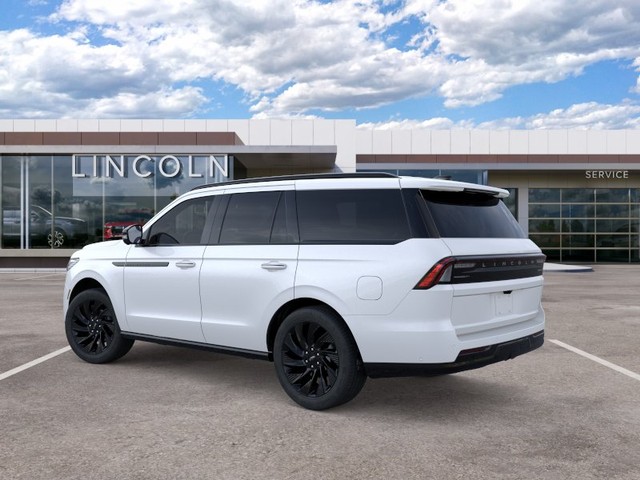 2026 Lincoln Navigator Reserve thumbnail image 04