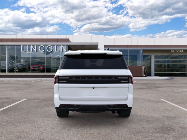 2026 Lincoln Navigator Reserve thumbnail image 05