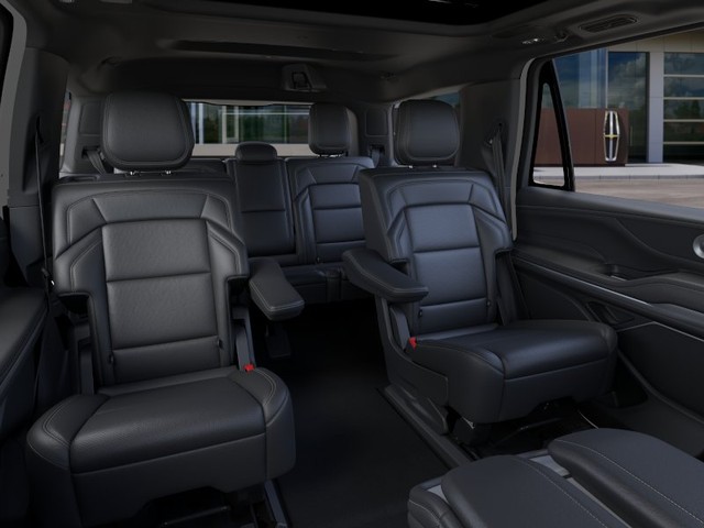 2026 Lincoln Navigator Reserve thumbnail image 11